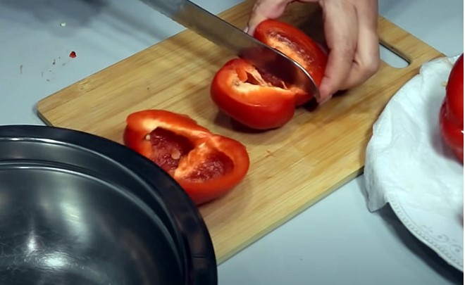 Болгарская закуска перед шашлыком: перец съедают быстрее мяса